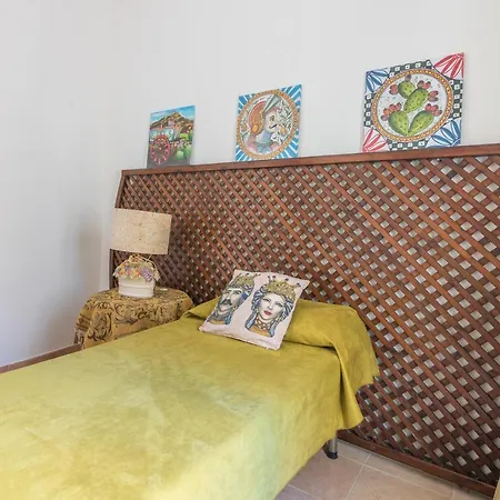 Casa Sull'Arco Apartment *